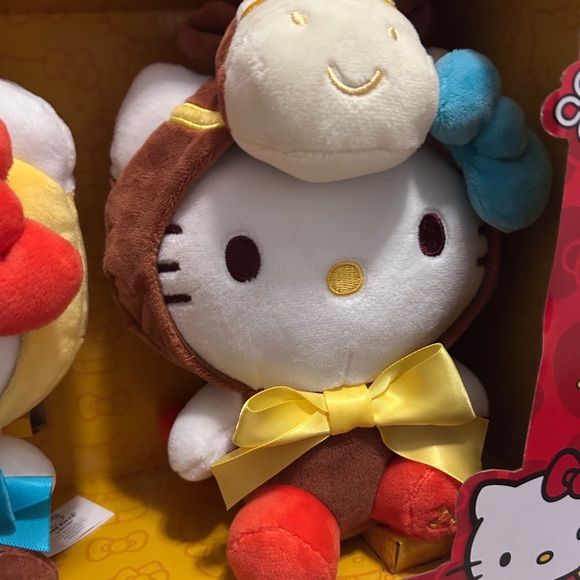 NEW❣️Limited Edition Hello Kitty 2026 Year of the Horse 8-Inch Plush 3-Pack - Picture 5 of 6